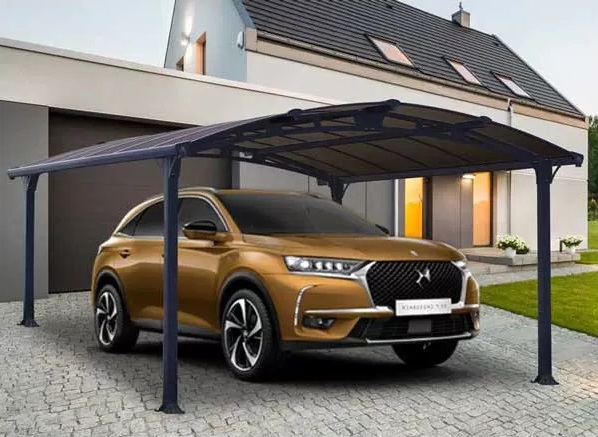 un carport métallique de 16 m² qui réclame une déclaration préalable