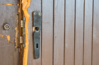 Cambriolages et sécurité : comment protéger son abri de jardin ?